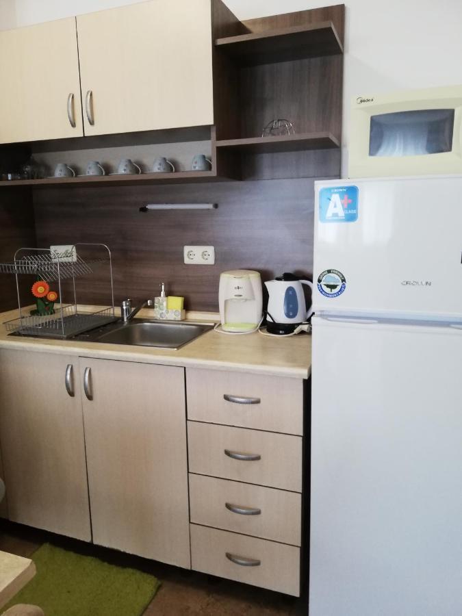 Apartamenti Zhelezovi Pomorie Exterior foto